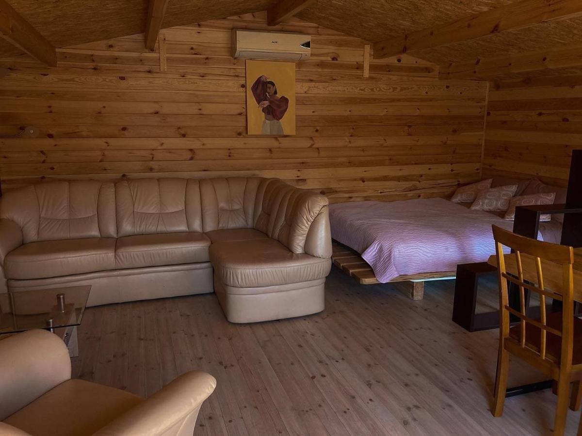 Starp Debesim Un Zemi ξενώνας Krāslava Εξωτερικό φωτογραφία